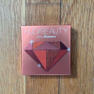 Huda Beauty Topaz Obsessions Palette
